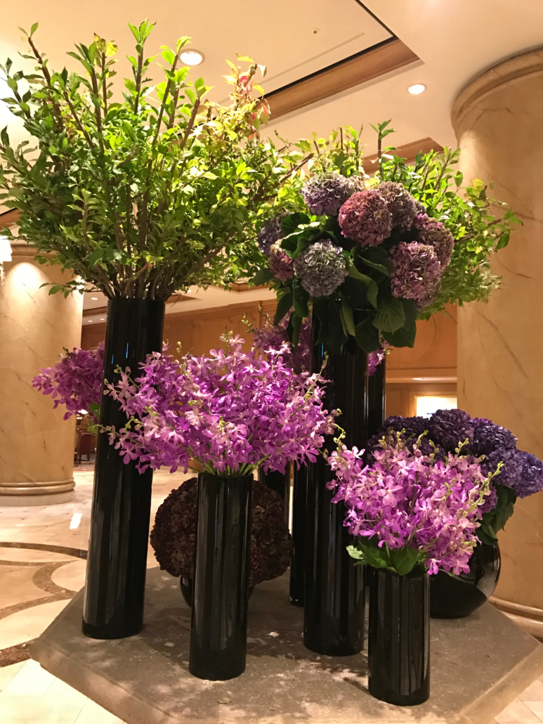 Beautiful,Floral,Decor,In,A,Luxury,Hotel,Lobby.